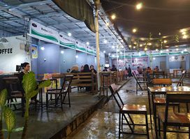 Luxury Cafe And Resto