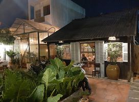 Sậy Steak House & Wine Bar