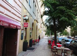 Madame Lyn Restaurant