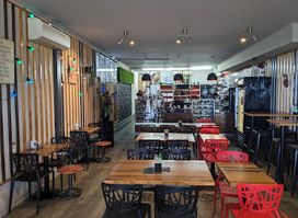 Waves Cafe