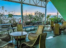 Smith Marine Floating Restaurant