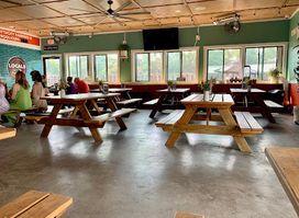 Locals Food Hub & Pizza Pub