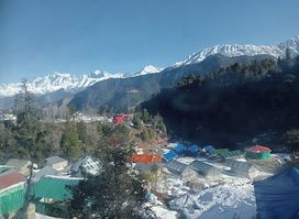 THE MRITYUNJAYA ADVENTURE CAMP's Restaurant