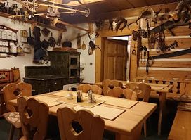 LOVECKA-CHATA.CZ, Penzion s restaurací