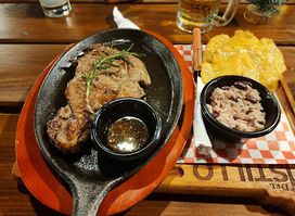 Del Castillo Food Garden