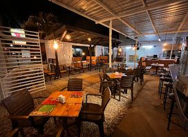 Los Ñaños Carnes y Mariscos
