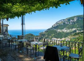 Sea view pizza - Giuliana's view