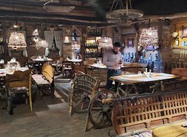 Dinar Restaurant