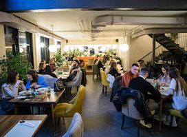 Tramonto Kafe Restoran
