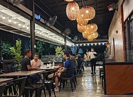 Arturo´s Filipino Restaurant & Bar