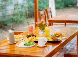 Kahoy Cafe&Bistro(카호이 카페)