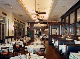 Hugo's Frog Bar & Fish House
