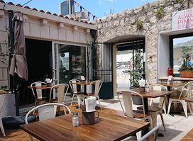 PEPPERS EATERY+COCKTAILS