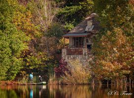 Lake Naverone Self Catering Cottages