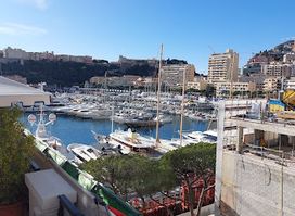 LE CAFÉ DU PORT