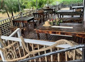 Mommas' Harbourview Restaurant