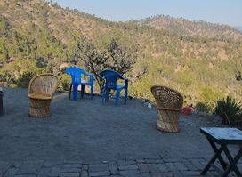 The Himalayan Hippies Cafe, Art, and Homestay