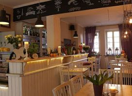 Lavenda Cafe & Lunch