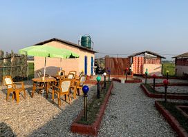 Majheri Cottage And Restaurant