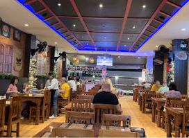 Food Market kata Restaurant
