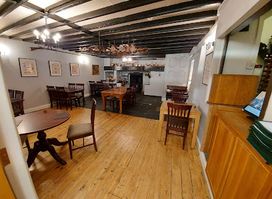 Old Kings Arms Hotel & Bar