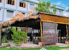 My Hat Bar & Restaurant