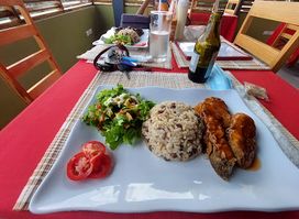 East 95 Restaurant & Rooftop Lounge