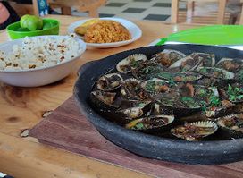 EL PUERTO MARISQUERÍA - Plaza de Ponchos Mariscos Almuerzos Desayunos Meriendas Ceviches Encebollados