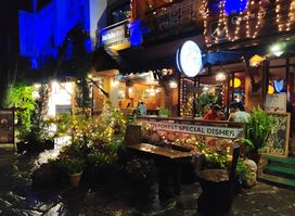 QUEEN FOREST RESTRO - BAR