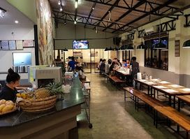 Seafood & Ribs Warehouse Restaurant