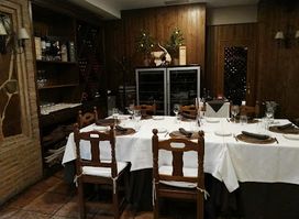 Se llama casa de comidas Ambrosio y Justino