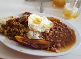 Restaurante y Piqueteadero Colonial