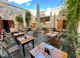 Coogi's Restaurant & Tea Garden