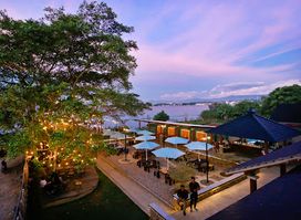 Damar Toba ~ Lakeside Eatery & Stay