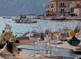 Riva Patisserie & Brasserie