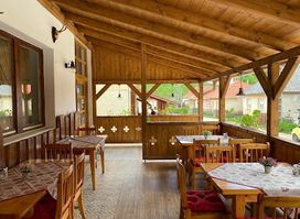Hunter's Restaurant and Guesthouse