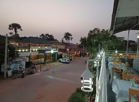 7 Rooftop Flamingo A la Carte
