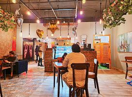 Hangry cafe