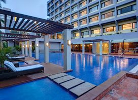 Dolphin Hotel