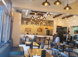 L'Avenue Restaurant & Pâtisserie
