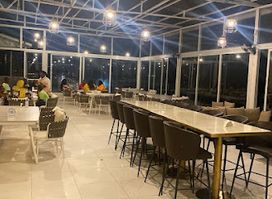 Leo Restaurant & Cafe
