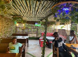 Dig_In Fresh Restaurants and Lounge