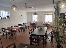 Persia Restaurant & Pizzeria