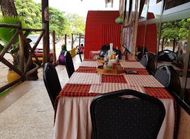 Cafe Deli Chez