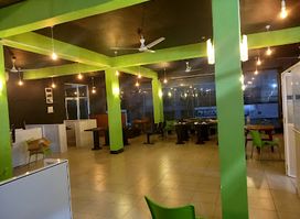 Nizhal Cafe and Restaurant