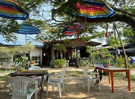 Miss Island Bakery kohmook& Restaurant