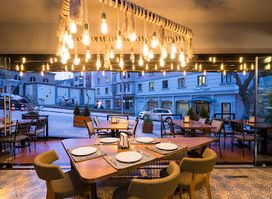 Mivan Restaurant & Cafe