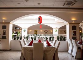 Nón Việt sushi bar & reštaurácia