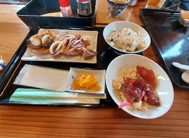 Ama Hut Satoumian