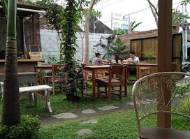 Kedai Lur